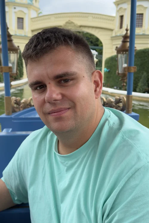 Aron Suarez, founder of Relking Elements